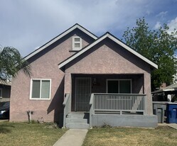 1532 N Calaveras St in Fresno, CA - Building Photo