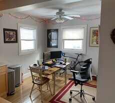 605 4th St NE, Unit 2 in Minneapolis, MN - Building Photo