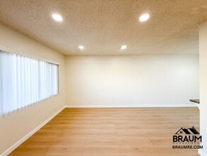 13115 Oxnard St in Los Angeles, CA - Building Photo - Building Photo