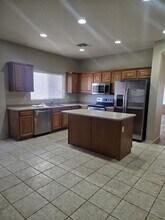 7680 W Louise Dr in Peoria, AZ - Foto de edificio - Building Photo