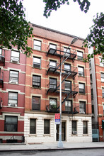 348 W 49th St in New York, NY - Building Photo - Building Photo