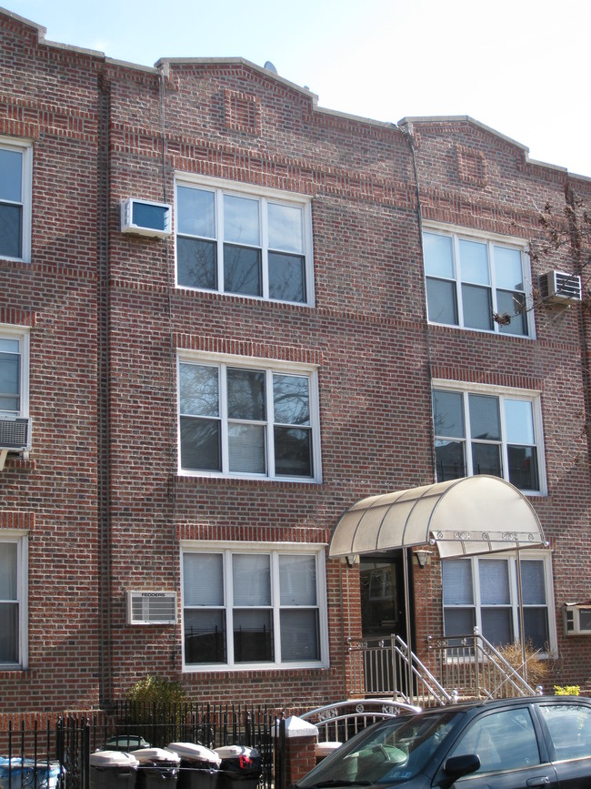 30-19 49th St in Long Island City, NY - Building Photo - Building Photo