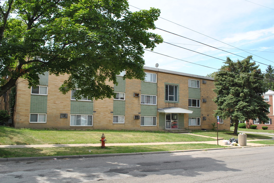 SUPERIOR ROAD APARTMENTS in East Cleveland, OH - Building Photo