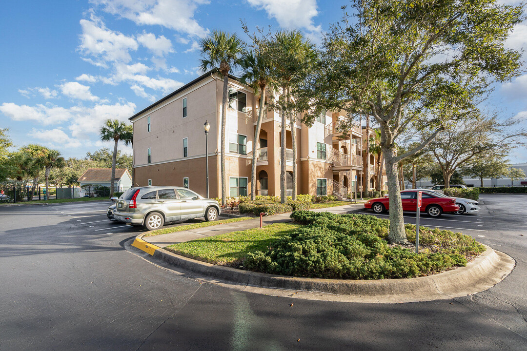 6470 Borasco Dr in Melbourne, FL - Foto de edificio