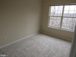 13252 Golders Green Pl in Linton Hall, VA - Building Photo - Building Photo