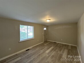 2700 Capitol Dr-Unit -6 in Charlotte, NC - Building Photo - Building Photo