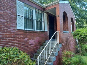 162 Fairburn Rd SW in Atlanta, GA - Building Photo - Building Photo