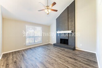 4064 Lonesome Trail in Plano, TX - Building Photo - Building Photo