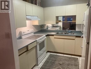 2648 Kingsway Ave in Port Coquitlam, BC - Building Photo - Building Photo