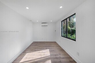 6911 NW 4th Ct in Miami, FL - Building Photo - Building Photo