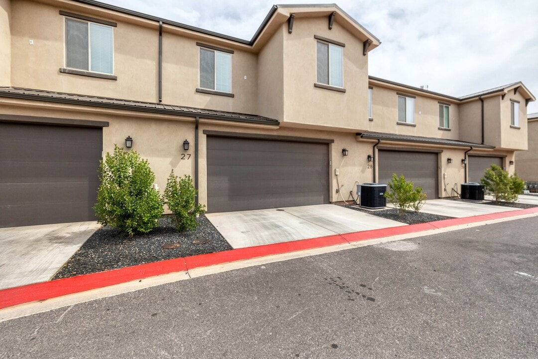 687 Guy Ln in Ivins, UT - Building Photo