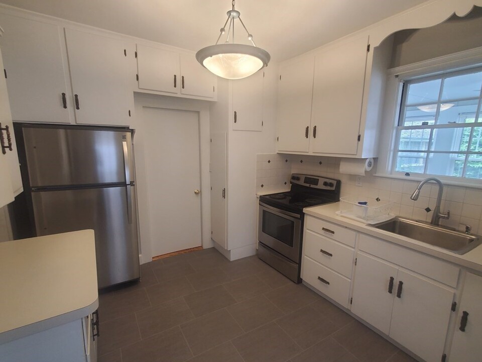14 Greystone St-Unit -1 in Quincy, MA - Building Photo