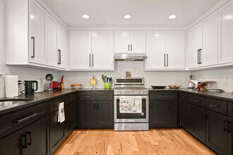 806 Philco Dr in Austin, TX - Building Photo - Building Photo