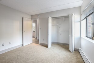 Summit Terrace in South Portland, ME - Building Photo