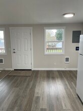 1205 Cora St SE, Unit C in Lacey, WA - Foto de edificio - Building Photo