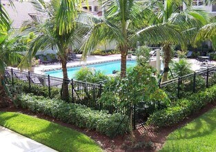 5900 W Sample Rd, Unit 105 in Coral Springs, FL - Building Photo - Building Photo