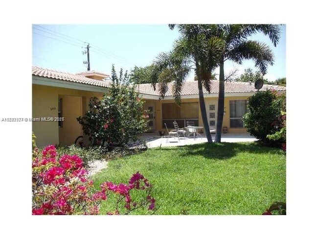 2724 NE 32nd St in Fort Lauderdale, FL - Building Photo - Building Photo