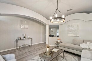 511 N Pine Meadow Dr in Debary, FL - Building Photo