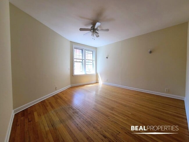 property at 554 W Aldine Ave
