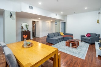 357 Varick St in Jersey City, NJ - Building Photo - Building Photo