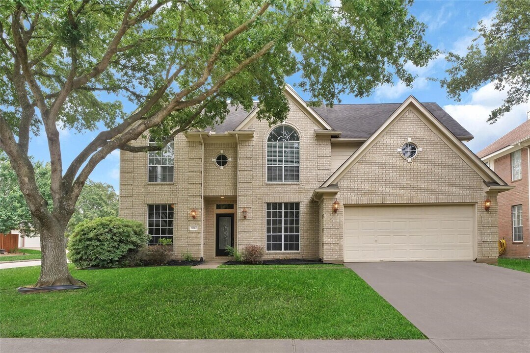 15707 Rosewood Hill Ct in Sugar Land, TX - Building Photo