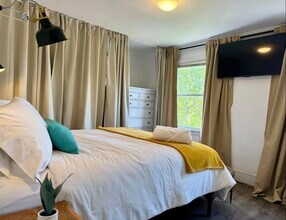 298 4th St in Jersey City, NJ - Building Photo - Building Photo