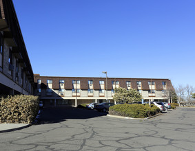 Aspen Meadows Apartments in Aurora, CO - Building Photo - Building Photo