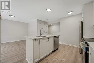 401 Glenroy Gilbert Dr in Ottawa, ON - Building Photo - Building Photo