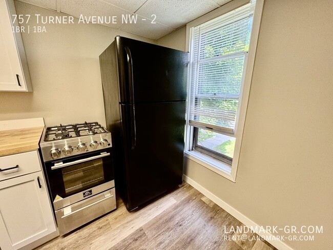 757 Turner Ave NW in Grand Rapids, MI - Building Photo - Building Photo