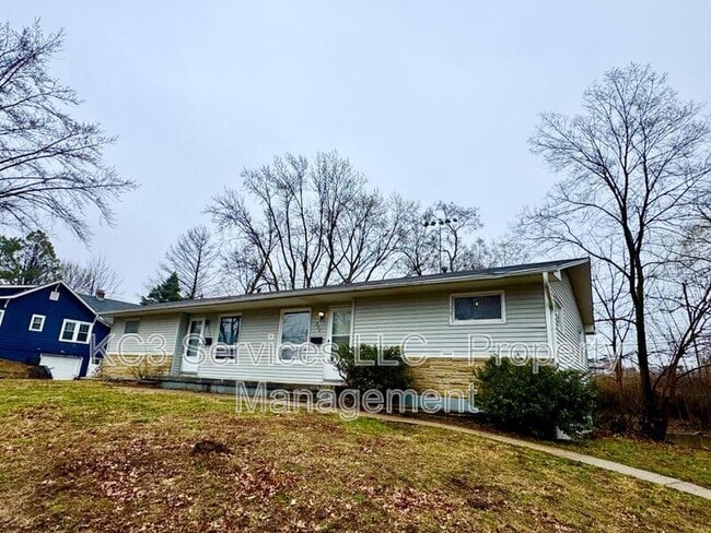 202 NW 22nd St in Blue Springs, MO - Building Photo - Building Photo