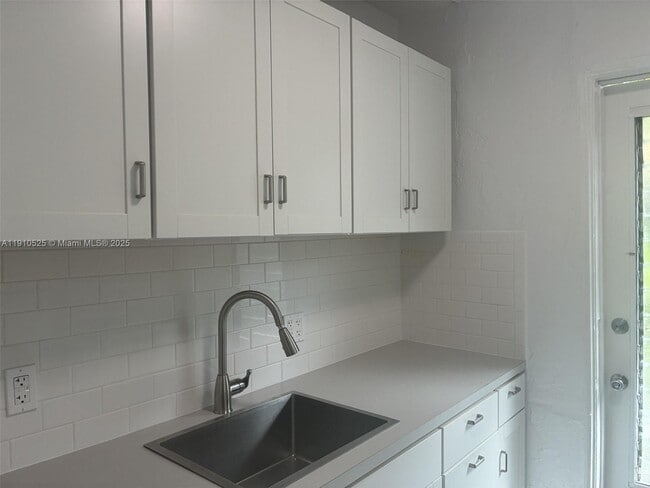 334 25th St in Miami Beach, FL - Building Photo - Building Photo