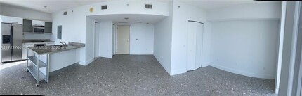 185 SW 7th St, Unit 1500 in Miami, FL - Building Photo - Building Photo