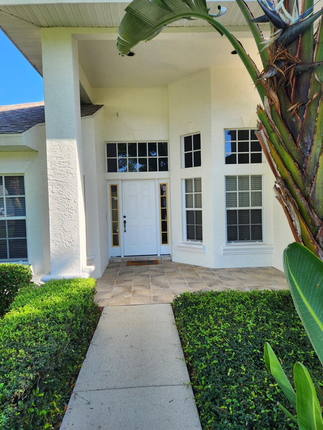 4020 8th Pl in Vero Beach, FL - Building Photo - Building Photo