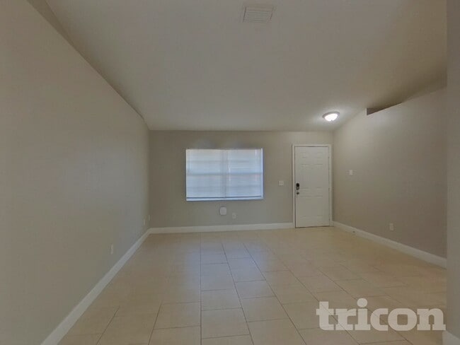 2527 Orange Ave in Mims, FL - Building Photo - Building Photo