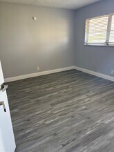 1700 NW 58th Terrace in Sunrise, FL - Foto de edificio - Building Photo