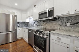 10300 Westlake Dr in Bethesda, MD - Building Photo - Building Photo