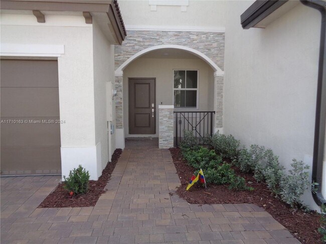 2514 SE 29th St in Homestead, FL - Building Photo - Building Photo