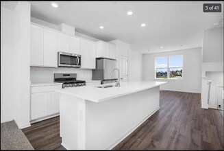 2024 Yellowstone Blvd in Mundelein, IL - Building Photo - Building Photo