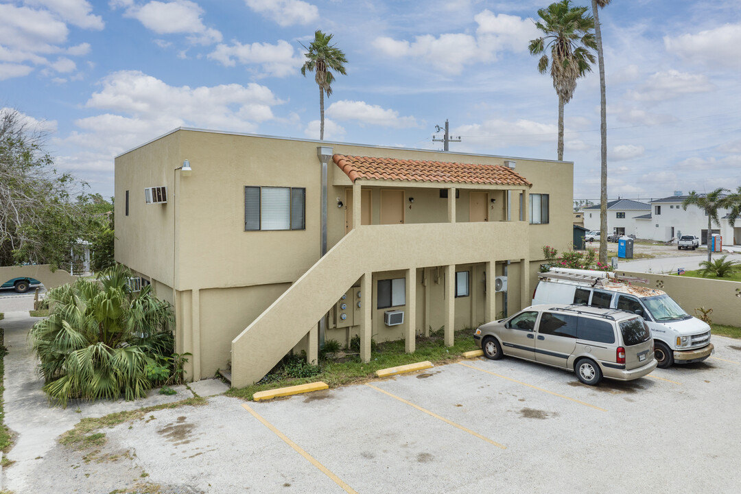 542 W Polk St in Port Isabel, TX - Building Photo