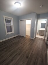 344 Cherry St, Unit D1 in Newton, MA - Building Photo - Building Photo