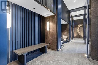 110 Broadway Ave in Toronto, ON - Building Photo - Building Photo