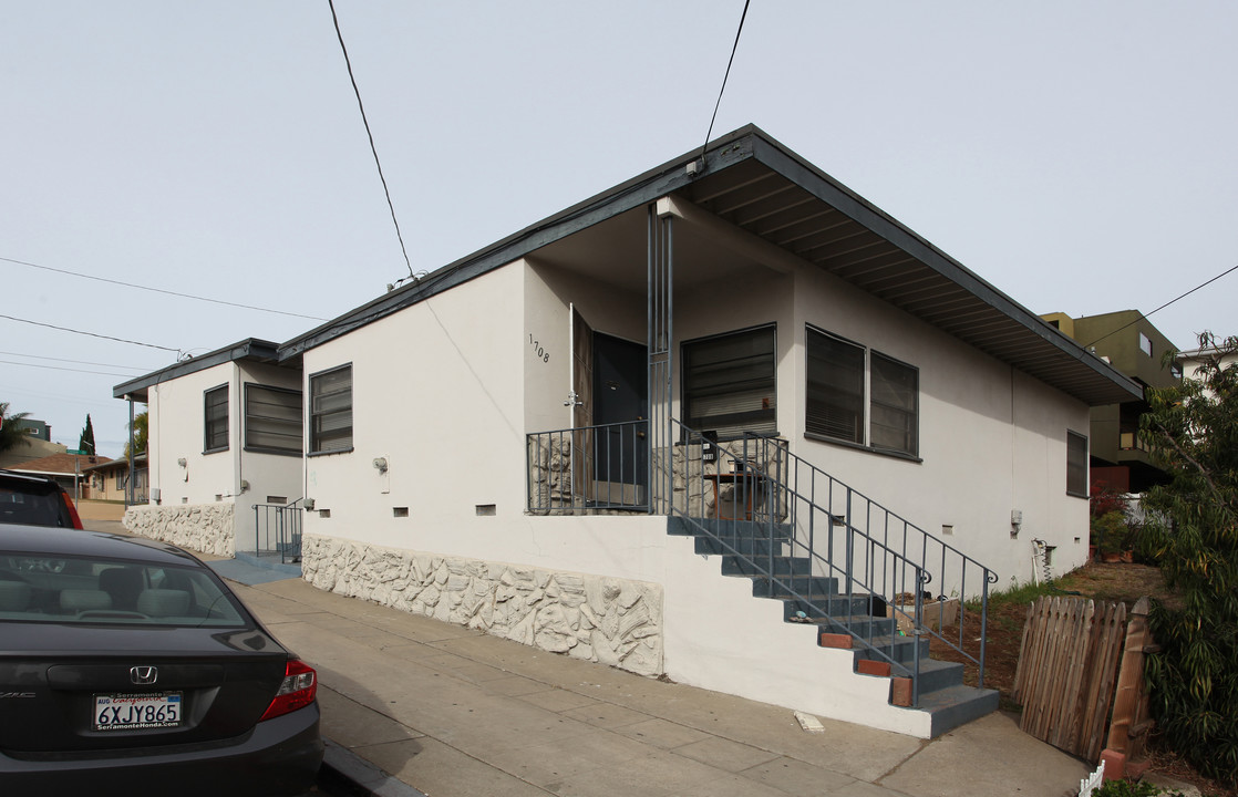 1708 Robinson Ave in San Diego, CA - Building Photo