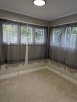 1615 Charleston Beach Rd W in Bremerton, WA - Building Photo