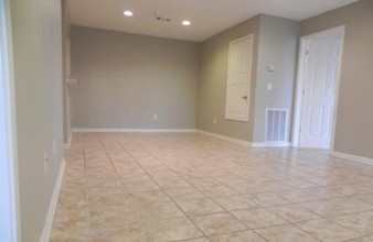 Bayou Village Apartments in Gautier, MS - Foto de edificio - Interior Photo