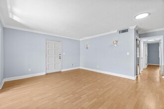 1050 NW 13th St in Boca Raton, FL - Building Photo - Building Photo