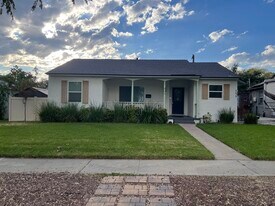 863 N 11th Ave in Upland, CA - Building Photo