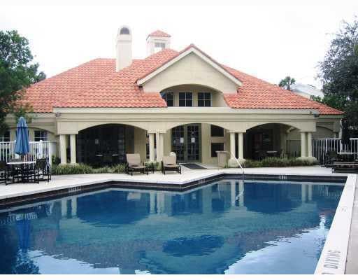 property at 815 Boynton Beach Blvd