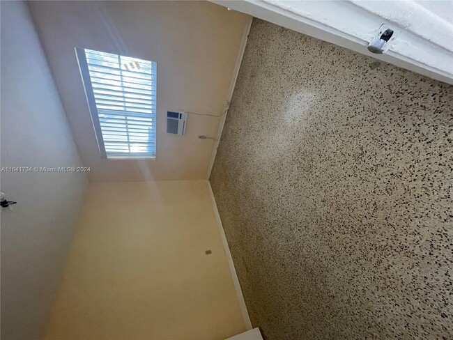 1605 NE 126th St-Unit -504 in North Miami, FL - Building Photo - Building Photo
