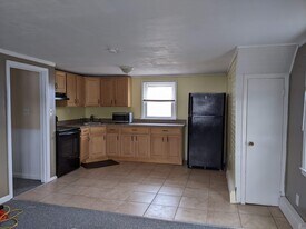 474 17th St in West Babylon, NY - Building Photo