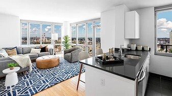 4545 Center Blvd in Queens, NY - Building Photo